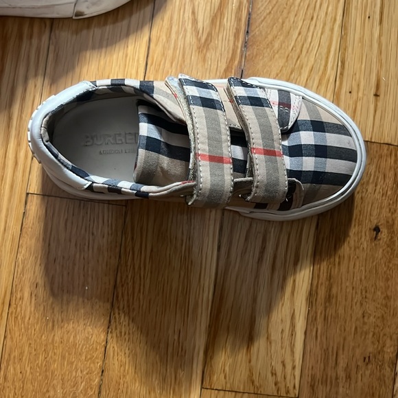 Kids Burberry sneakers size 26 - Picture 3 of 6